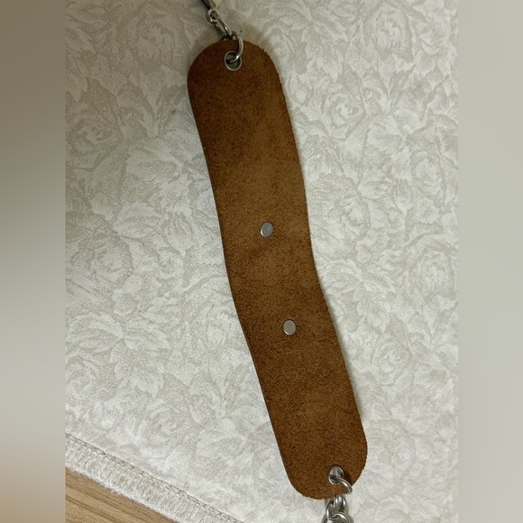 Elephant Mom & Baby Faux Leather Whitewashed Bracelet Adjustable Silver - Picture 4 of 5